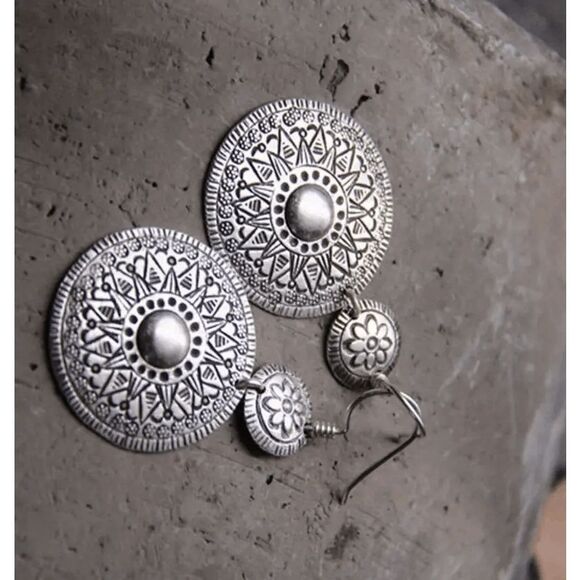 Boho Tribal Flower Round Dangle Earrings - Picture 4 of 4